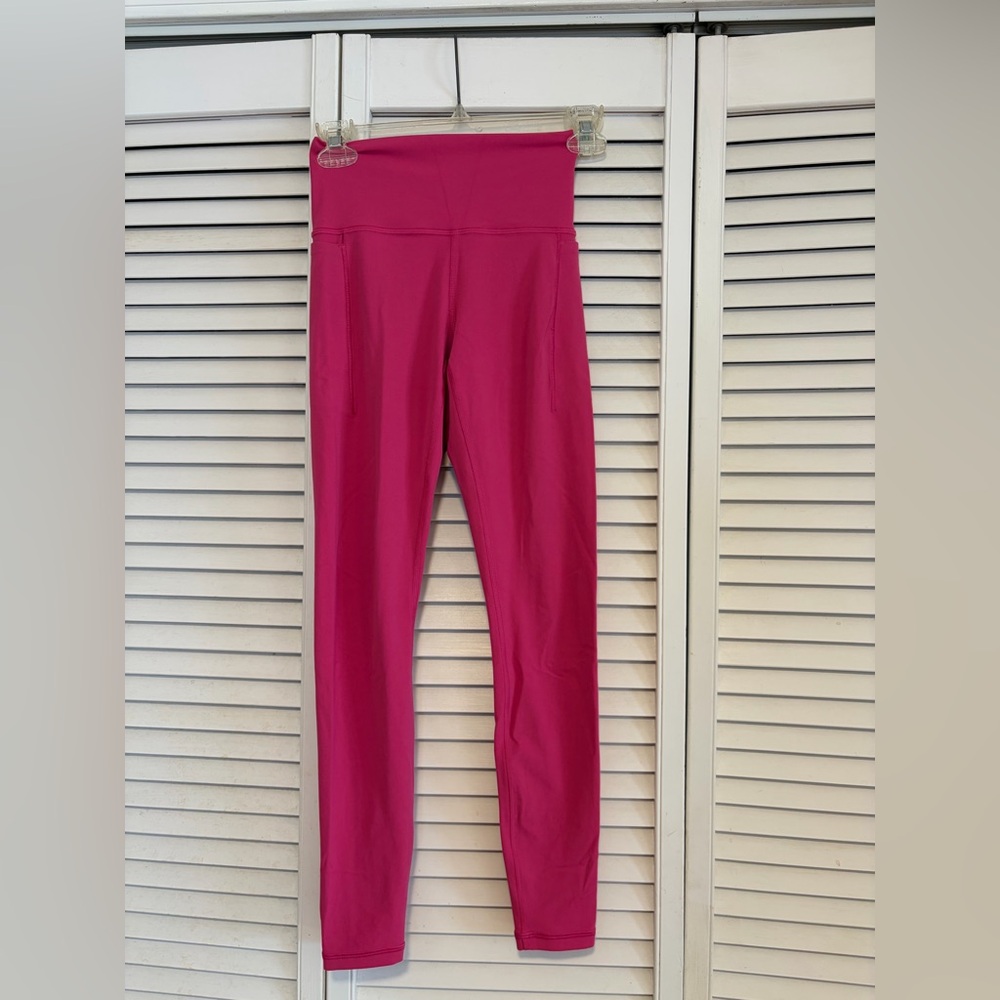 Women’s size XS Athleta Salutation Stash High Rise Legging